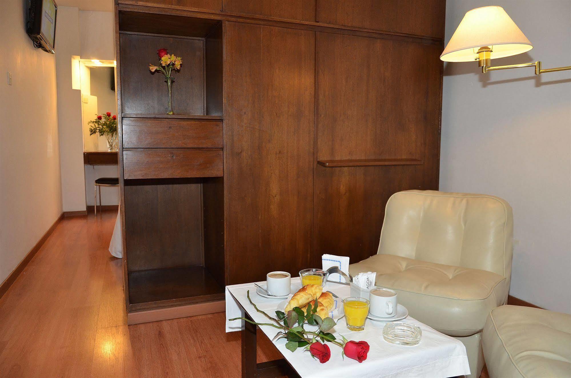 Ecuador Hotel Ciudad Autónoma de Ciudad Autónoma de Buenos Aires Exterior foto